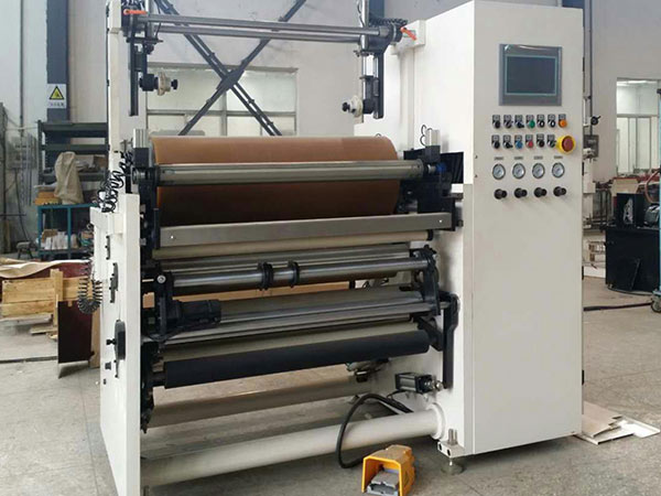 中心表面卷取分切機